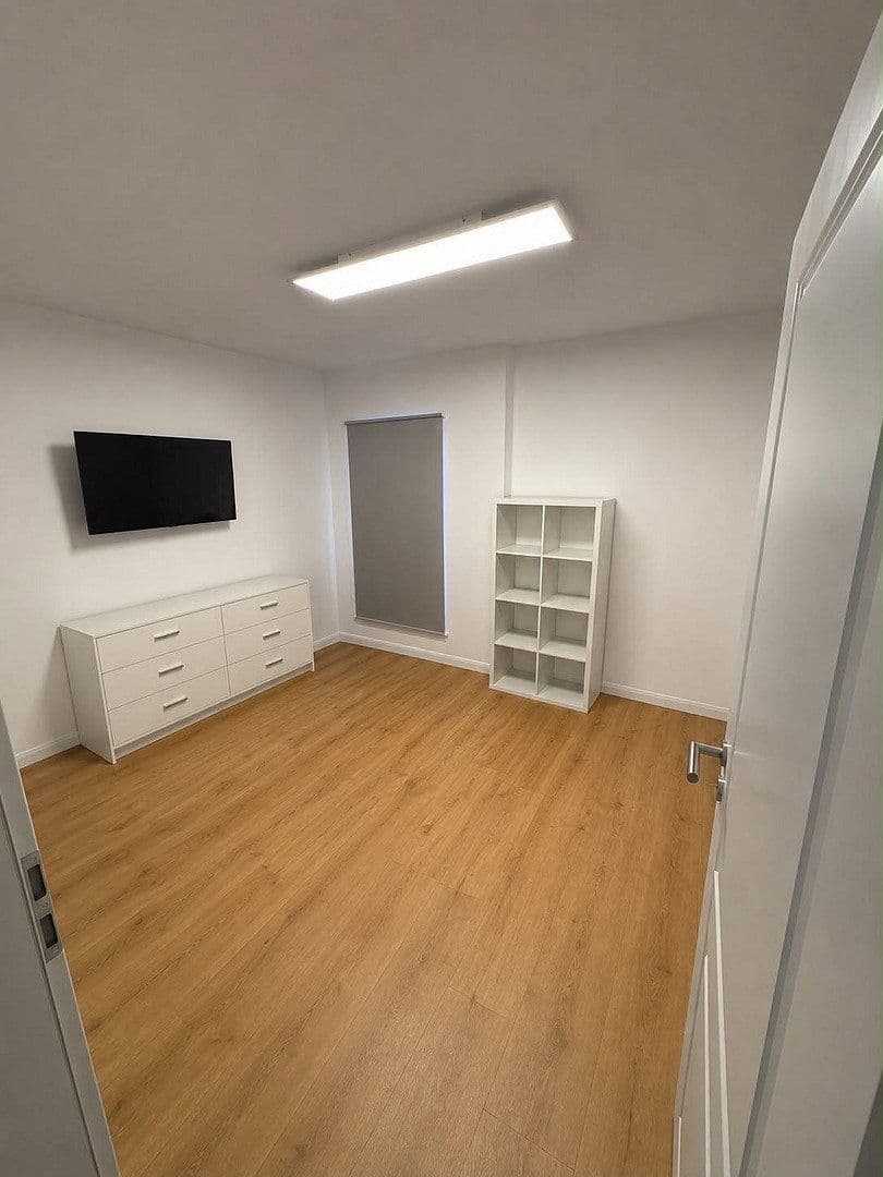 Prenájom bytu 4-izbový 153 m², Weinstraße 2, Volkach, Bavorsko Prenájom bytu 4-izbový 153 m², Weinstraße 2, Volkach, Bavorsko