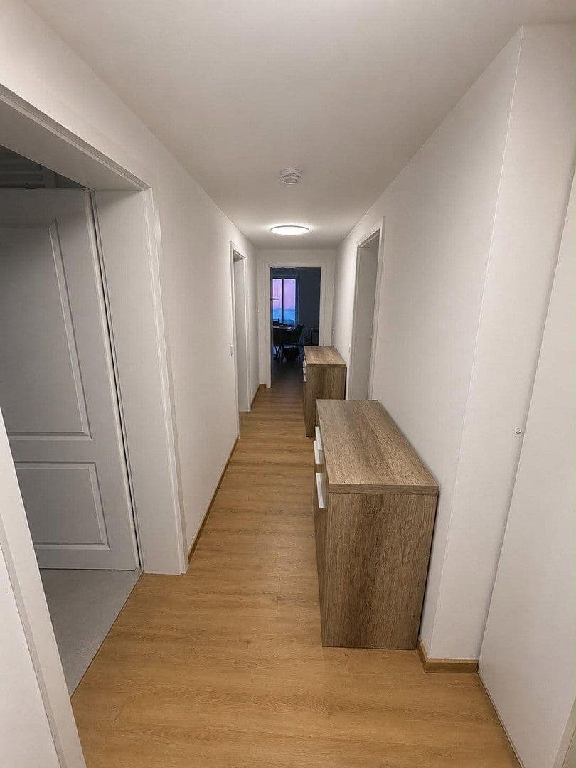 Prenájom bytu 4-izbový 153 m², Weinstraße 2, Volkach, Bavorsko Prenájom bytu 4-izbový 153 m², Weinstraße 2, Volkach, Bavorsko