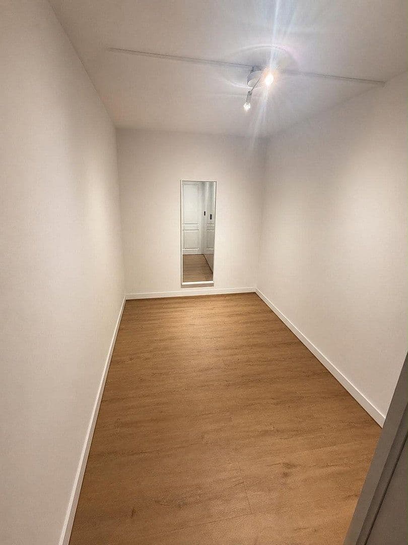 Prenájom bytu 4-izbový 153 m², Weinstraße 2, Volkach, Bavorsko Prenájom bytu 4-izbový 153 m², Weinstraße 2, Volkach, Bavorsko