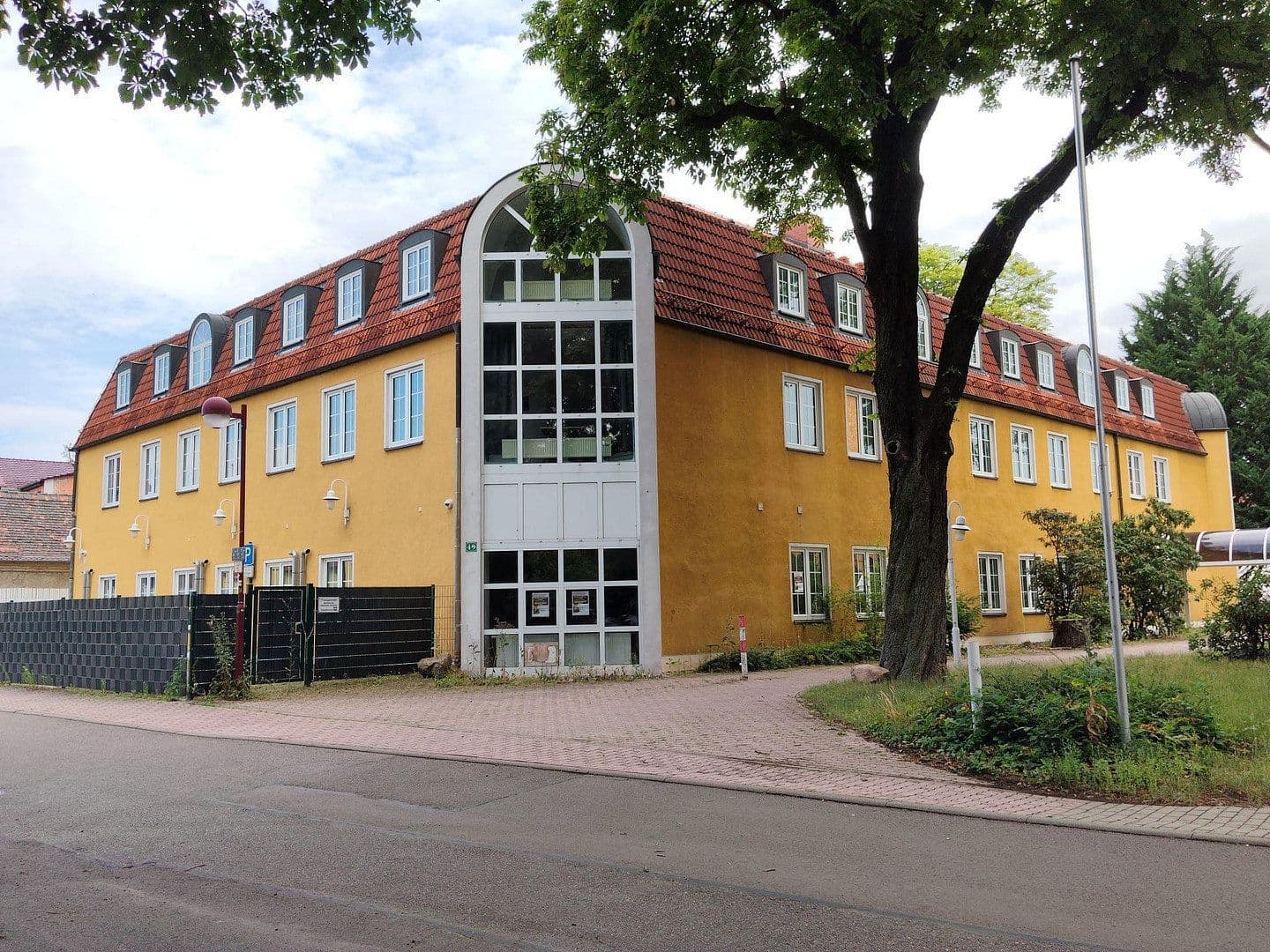 Predaj domu 1.843 m², pozemok 1.250 m², Krakauer Straße 49, Markranstädt, Sasko Predaj domu 1.843 m², pozemok 1.250 m², Krakauer Straße 49, Markranstädt, Sasko