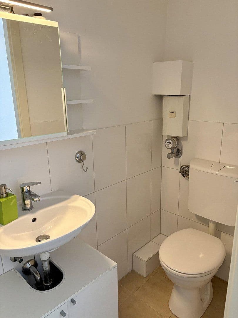 Prenájom bytu 2-izbový 29 m², Frankfurt, Hesensko Prenájom bytu 2-izbový 29 m², Frankfurt, Hesensko