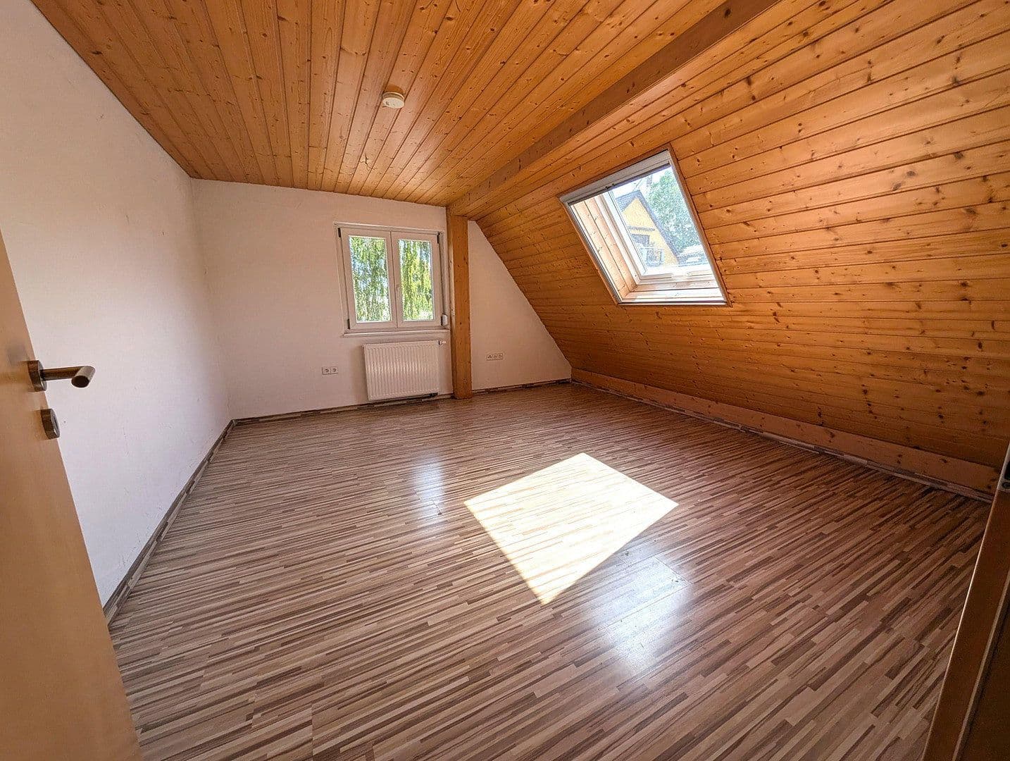 Predaj domu 122 m², pozemok 543 m², Stotzinger Str. 23, Asselfingen, Bádensko-Wurttembersko Predaj domu 122 m², pozemok 543 m², Stotzinger Str. 23, Asselfingen, Bádensko-Wurttembersko