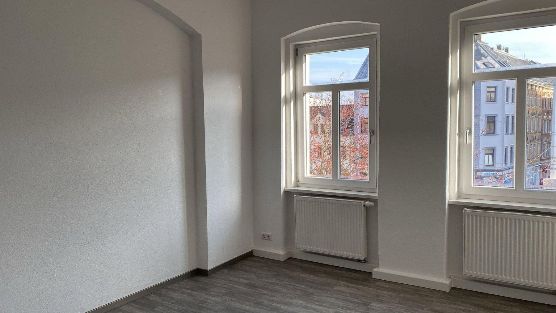 Prenájom bytu 3-izbový 98 m², Bahnhofstr.2, Zwickau, Sasko Prenájom bytu 3-izbový 98 m², Bahnhofstr.2, Zwickau, Sasko