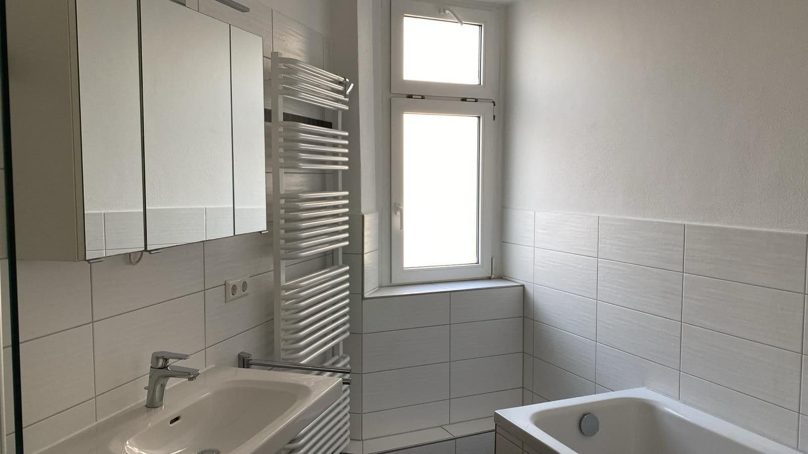 Prenájom bytu 3-izbový 98 m², Bahnhofstr.2, Zwickau, Sasko Prenájom bytu 3-izbový 98 m², Bahnhofstr.2, Zwickau, Sasko
