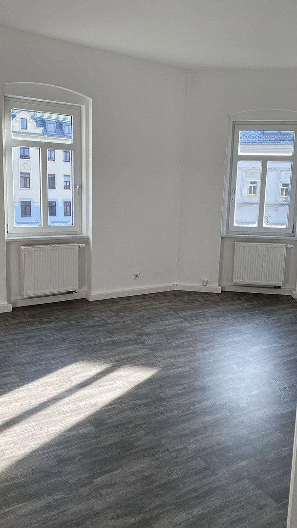 Prenájom bytu 3-izbový 98 m², Bahnhofstr.2, Zwickau, Sasko Prenájom bytu 3-izbový 98 m², Bahnhofstr.2, Zwickau, Sasko