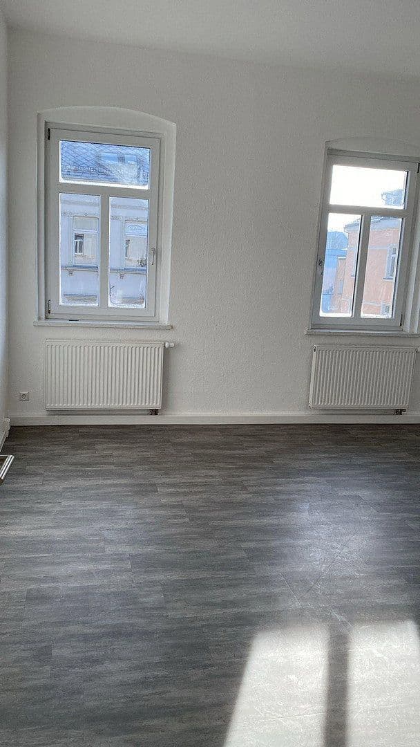Prenájom bytu 3-izbový 98 m², Bahnhofstr.2, Zwickau, Sasko Prenájom bytu 3-izbový 98 m², Bahnhofstr.2, Zwickau, Sasko
