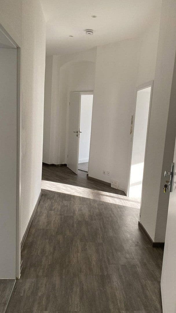 Prenájom bytu 3-izbový 98 m², Bahnhofstr.2, Zwickau, Sasko Prenájom bytu 3-izbový 98 m², Bahnhofstr.2, Zwickau, Sasko