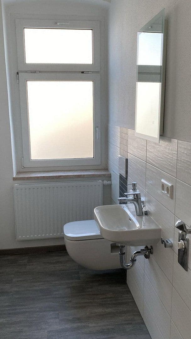 Prenájom bytu 3-izbový 98 m², Bahnhofstr.2, Zwickau, Sasko Prenájom bytu 3-izbový 98 m², Bahnhofstr.2, Zwickau, Sasko