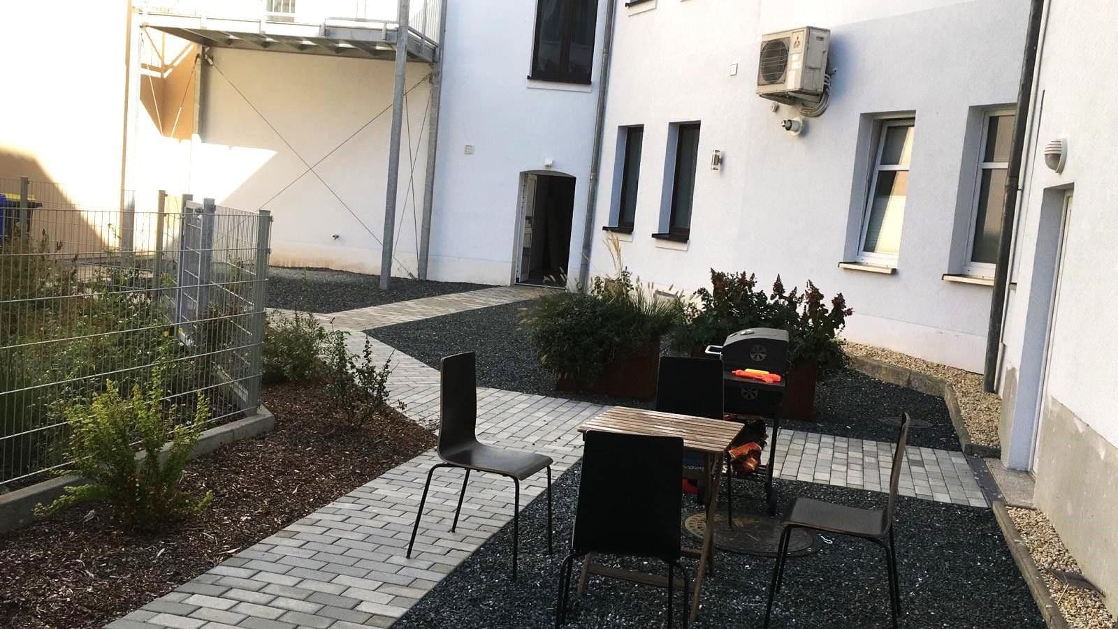 Prenájom bytu 3-izbový 98 m², Bahnhofstr.2, Zwickau, Sasko Prenájom bytu 3-izbový 98 m², Bahnhofstr.2, Zwickau, Sasko