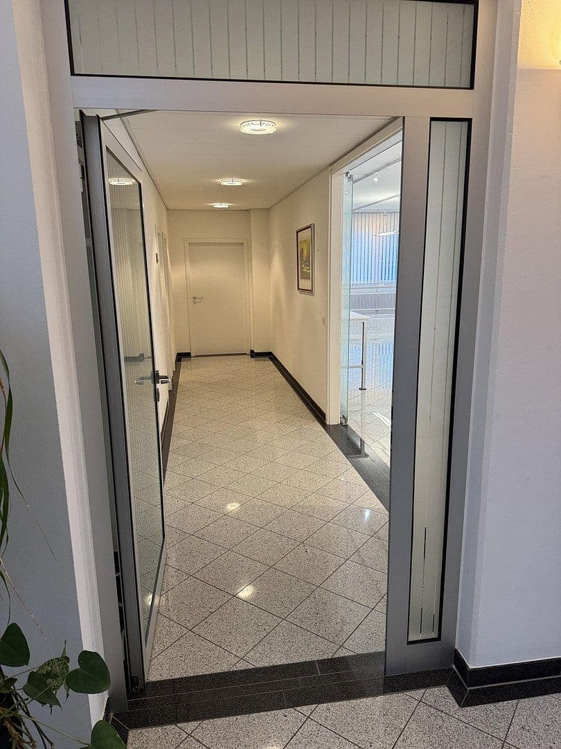 Prenájom kancelárie 374 m², Geretsried, Gelting, Bavorsko Prenájom kancelárie 374 m², Geretsried, Gelting, Bavorsko