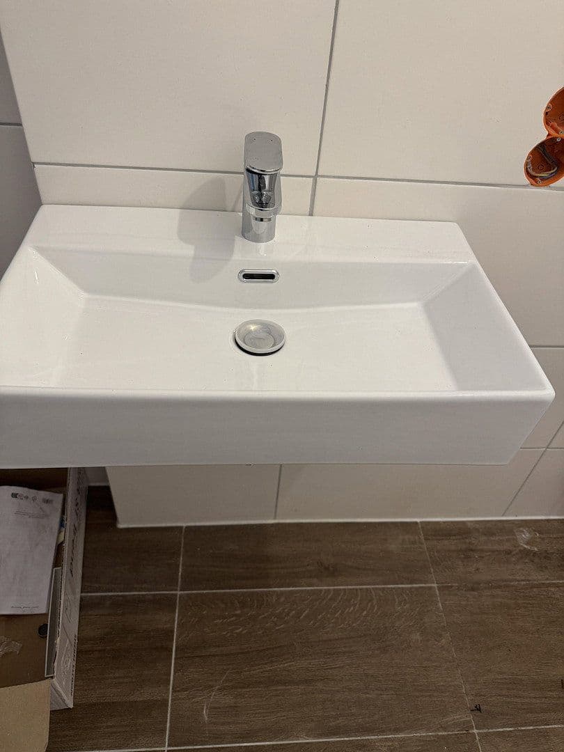 Prenájom bytu 2-izbový 60 m², Bergen, Dolné Sasko Prenájom bytu 2-izbový 60 m², Bergen, Dolné Sasko