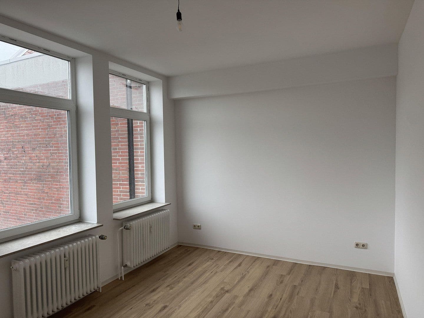 Prenájom bytu 2-izbový 60 m², Bergen, Dolné Sasko Prenájom bytu 2-izbový 60 m², Bergen, Dolné Sasko