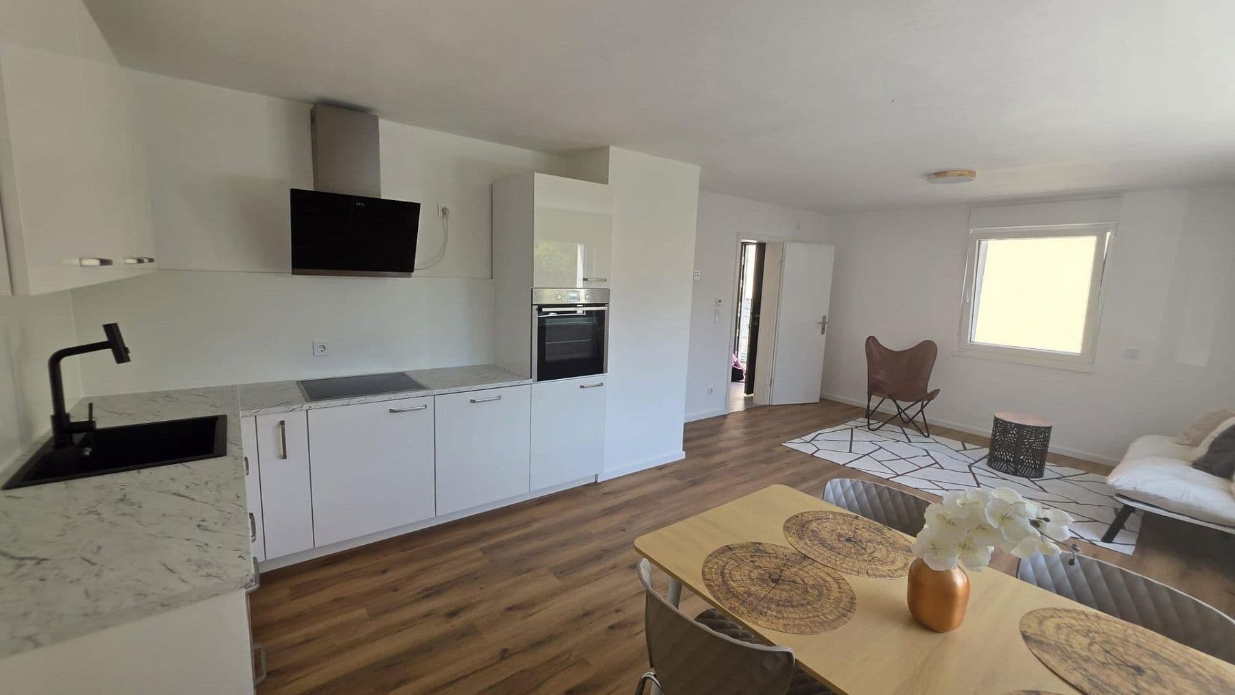 Predaj domu 107 m², pozemok 179 m², Sandhausen, Bádensko-Wurttembersko Predaj domu 107 m², pozemok 179 m², Sandhausen, Bádensko-Wurttembersko