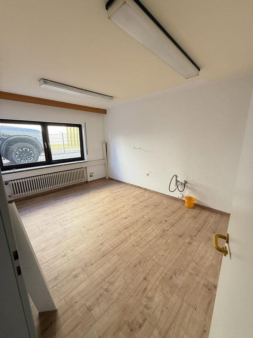 Prenájom kancelárie 208 m², Mutterstadt, Porýnie-Falcko Prenájom kancelárie 208 m², Mutterstadt, Porýnie-Falcko