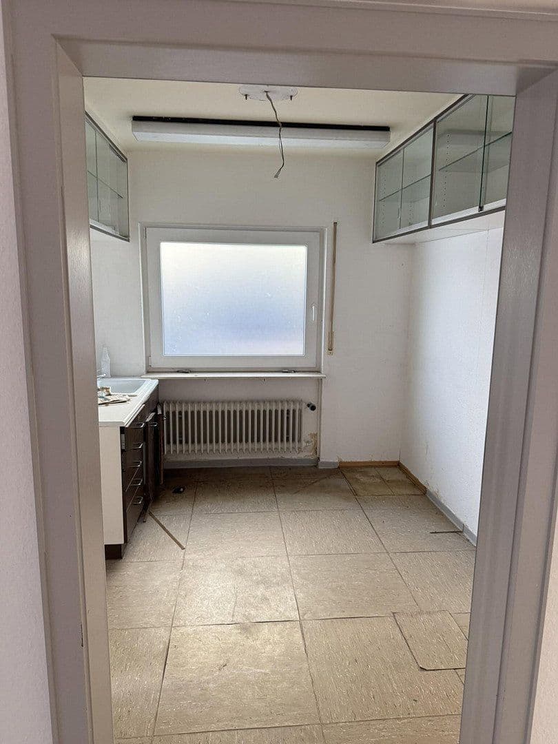 Prenájom kancelárie 208 m², Mutterstadt, Porýnie-Falcko Prenájom kancelárie 208 m², Mutterstadt, Porýnie-Falcko