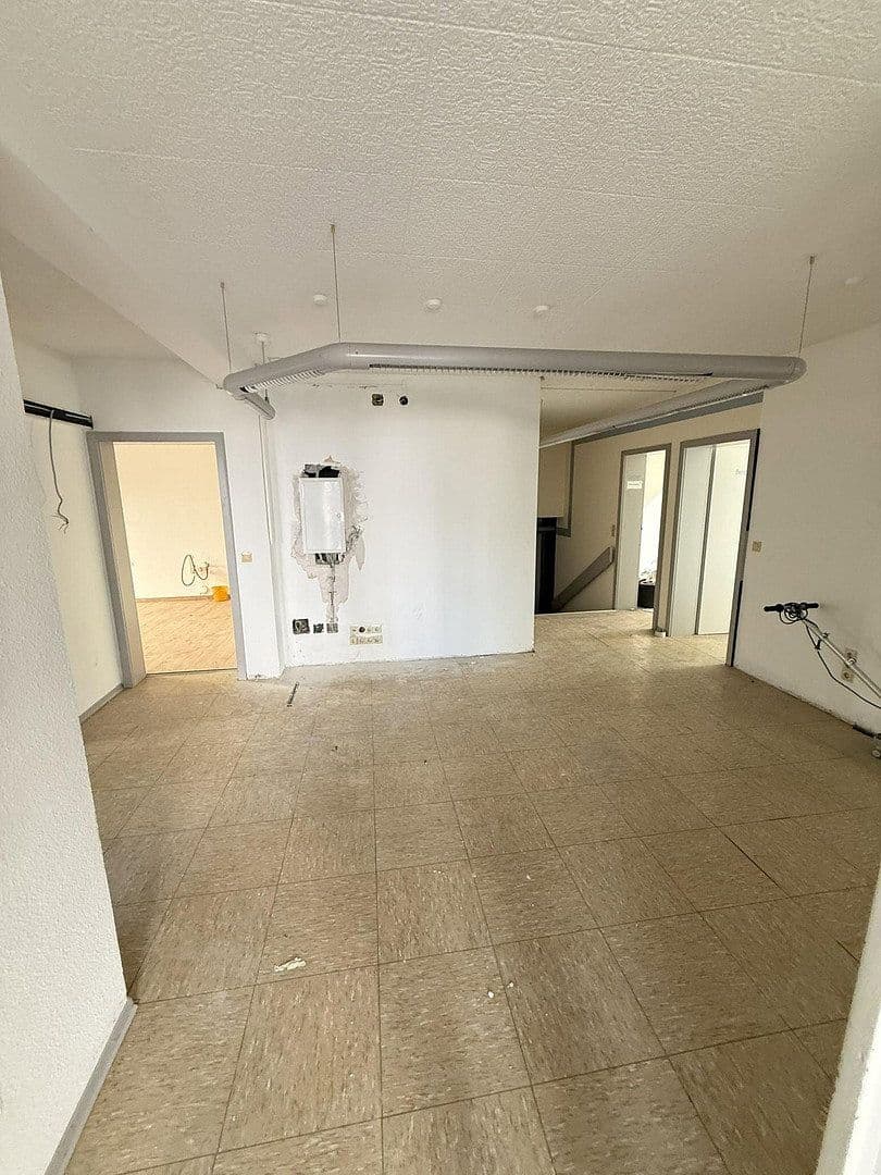 Prenájom kancelárie 208 m², Mutterstadt, Porýnie-Falcko Prenájom kancelárie 208 m², Mutterstadt, Porýnie-Falcko
