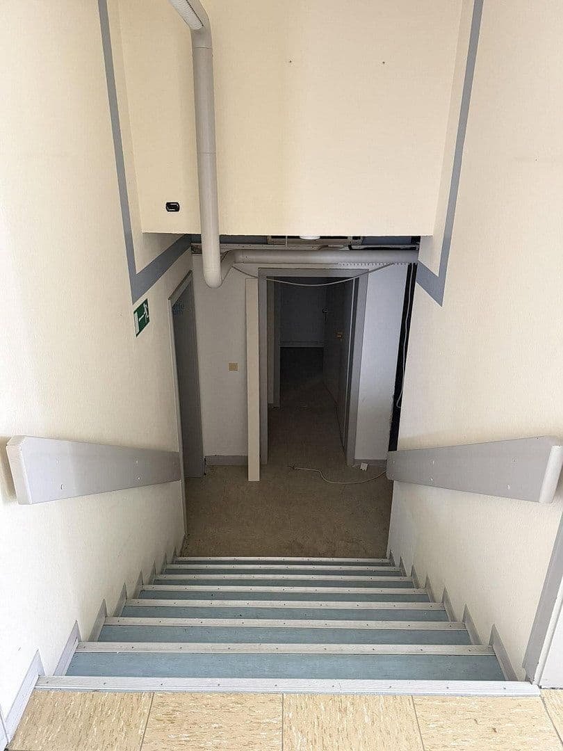 Prenájom kancelárie 208 m², Mutterstadt, Porýnie-Falcko Prenájom kancelárie 208 m², Mutterstadt, Porýnie-Falcko