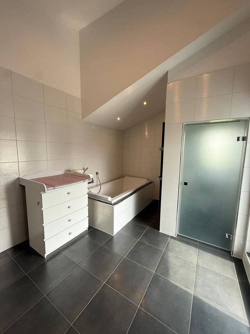 Predaj domu 175 m², pozemok 423 m², Am Yachthafen 16, Haren (Ems), Dolné Sasko Predaj domu 175 m², pozemok 423 m², Am Yachthafen 16, Haren (Ems), Dolné Sasko