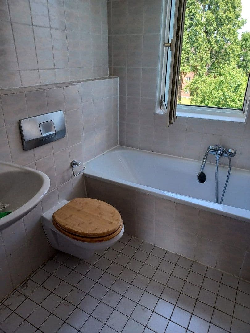Prenájom bytu 2-izbový 40 m², Kölner Str. 137, Leverkusen, Severné Porýnie - Westfálsko Prenájom bytu 2-izbový 40 m², Kölner Str. 137, Leverkusen, Severné Porýnie - Westfálsko