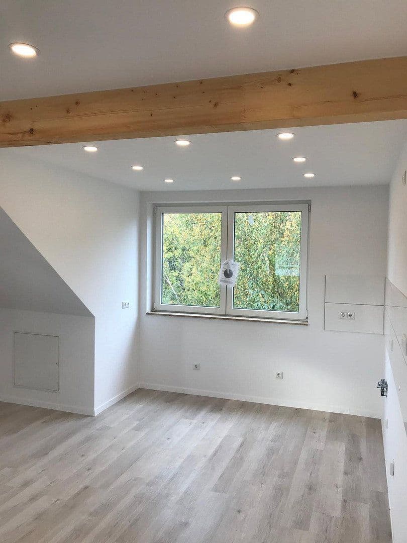 Prenájom bytu 3-izbový 86 m², Tippelsberger Straße 17, Bochum, Severné Porýnie - Westfálsko Prenájom bytu 3-izbový 86 m², Tippelsberger Straße 17, Bochum, Severné Porýnie - Westfálsko