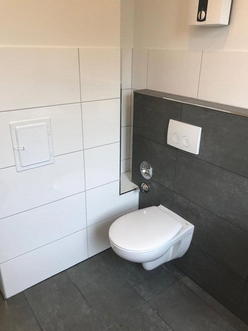 Prenájom bytu 3-izbový 86 m², Tippelsberger Straße 17, Bochum, Severné Porýnie - Westfálsko Prenájom bytu 3-izbový 86 m², Tippelsberger Straße 17, Bochum, Severné Porýnie - Westfálsko