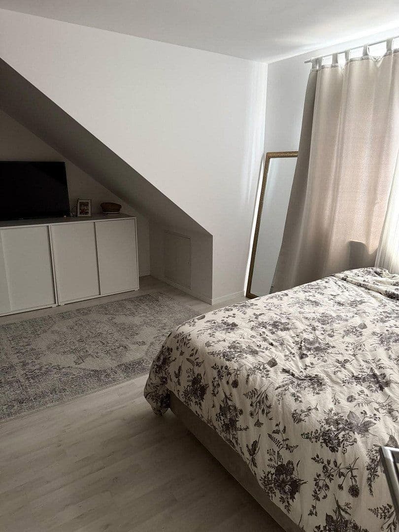Prenájom bytu 3-izbový 86 m², Tippelsberger Straße 17, Bochum, Severné Porýnie - Westfálsko Prenájom bytu 3-izbový 86 m², Tippelsberger Straße 17, Bochum, Severné Porýnie - Westfálsko