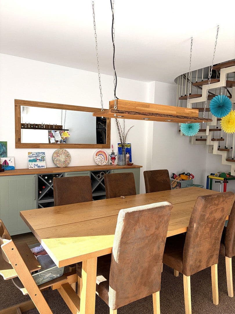 Predaj bytu 5-izbový 145 m², Thielenbrucher Allee 11, Köln, Severné Porýnie - Westfálsko Predaj bytu 5-izbový 145 m², Thielenbrucher Allee 11, Köln, Severné Porýnie - Westfálsko