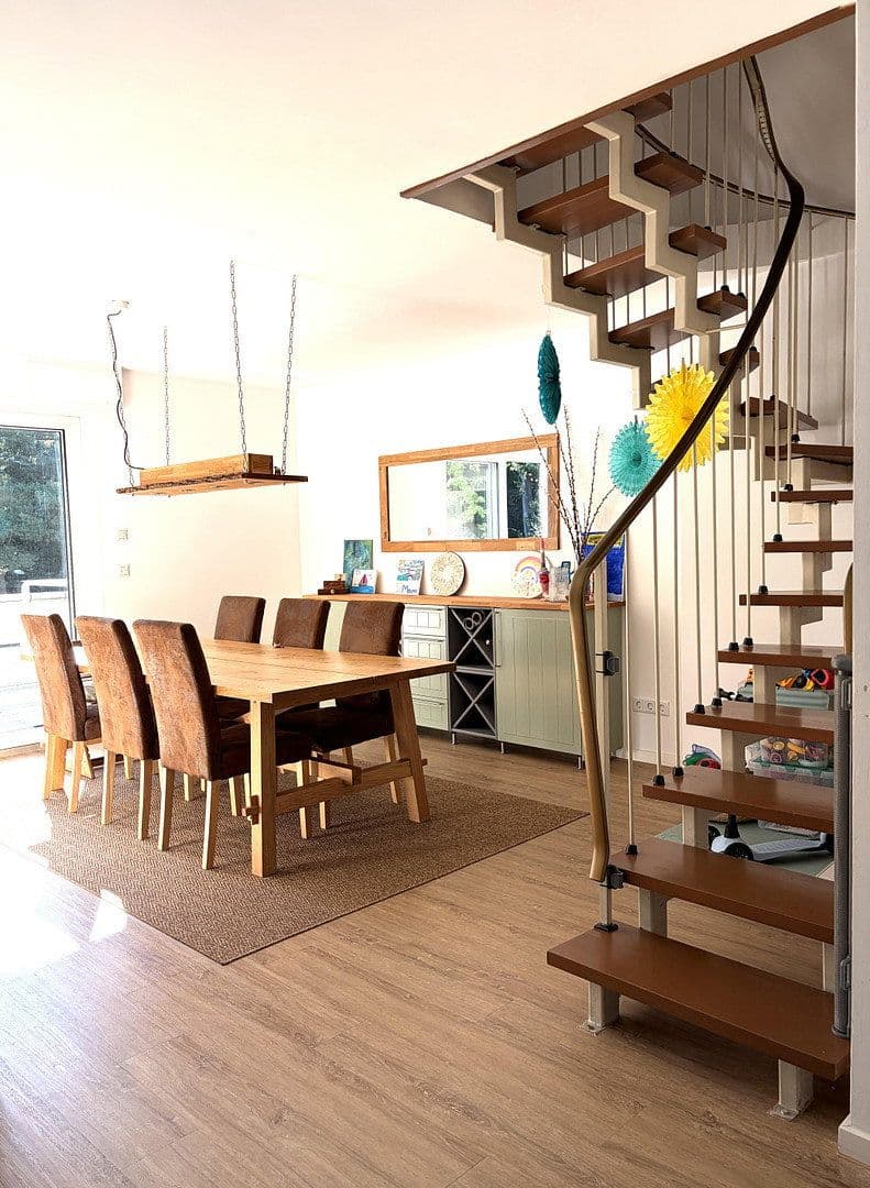 Predaj bytu 5-izbový 145 m², Thielenbrucher Allee 11, Köln, Severné Porýnie - Westfálsko Predaj bytu 5-izbový 145 m², Thielenbrucher Allee 11, Köln, Severné Porýnie - Westfálsko