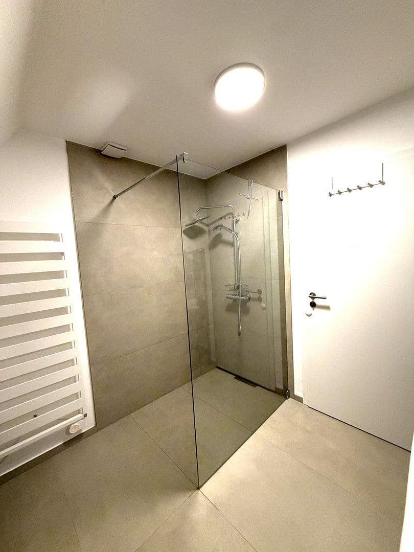 Predaj bytu 5-izbový 145 m², Thielenbrucher Allee 11, Köln, Severné Porýnie - Westfálsko Predaj bytu 5-izbový 145 m², Thielenbrucher Allee 11, Köln, Severné Porýnie - Westfálsko