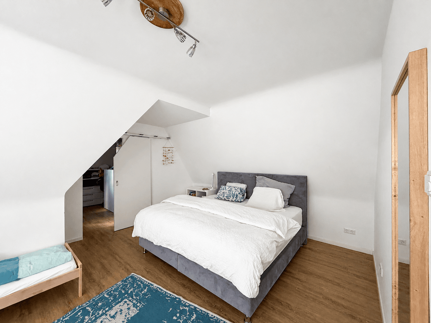 Predaj bytu 5-izbový 145 m², Thielenbrucher Allee 11, Köln, Severné Porýnie - Westfálsko Predaj bytu 5-izbový 145 m², Thielenbrucher Allee 11, Köln, Severné Porýnie - Westfálsko