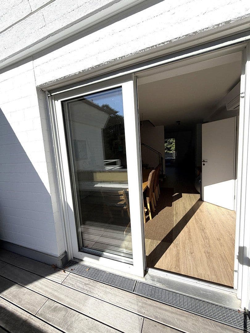 Predaj bytu 5-izbový 145 m², Thielenbrucher Allee 11, Köln, Severné Porýnie - Westfálsko Predaj bytu 5-izbový 145 m², Thielenbrucher Allee 11, Köln, Severné Porýnie - Westfálsko
