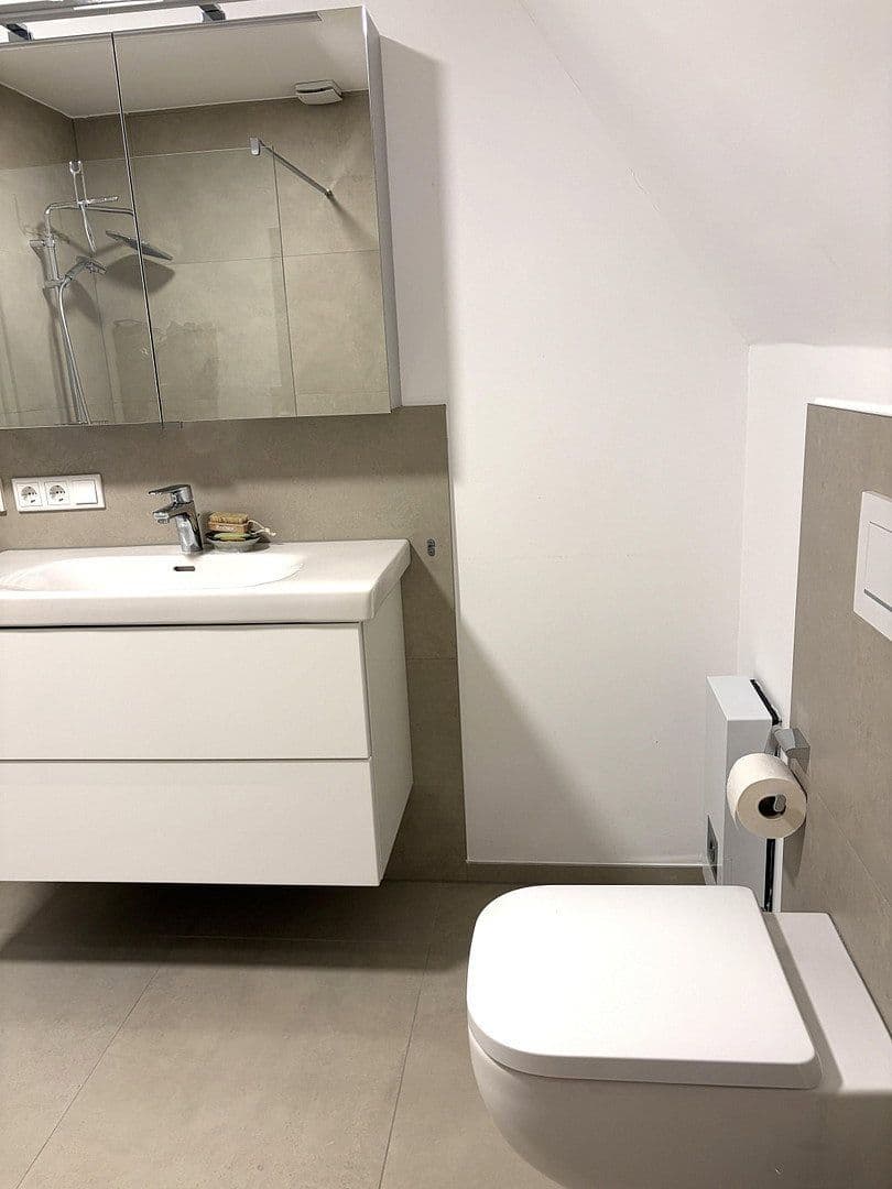 Predaj bytu 5-izbový 145 m², Thielenbrucher Allee 11, Köln, Severné Porýnie - Westfálsko Predaj bytu 5-izbový 145 m², Thielenbrucher Allee 11, Köln, Severné Porýnie - Westfálsko