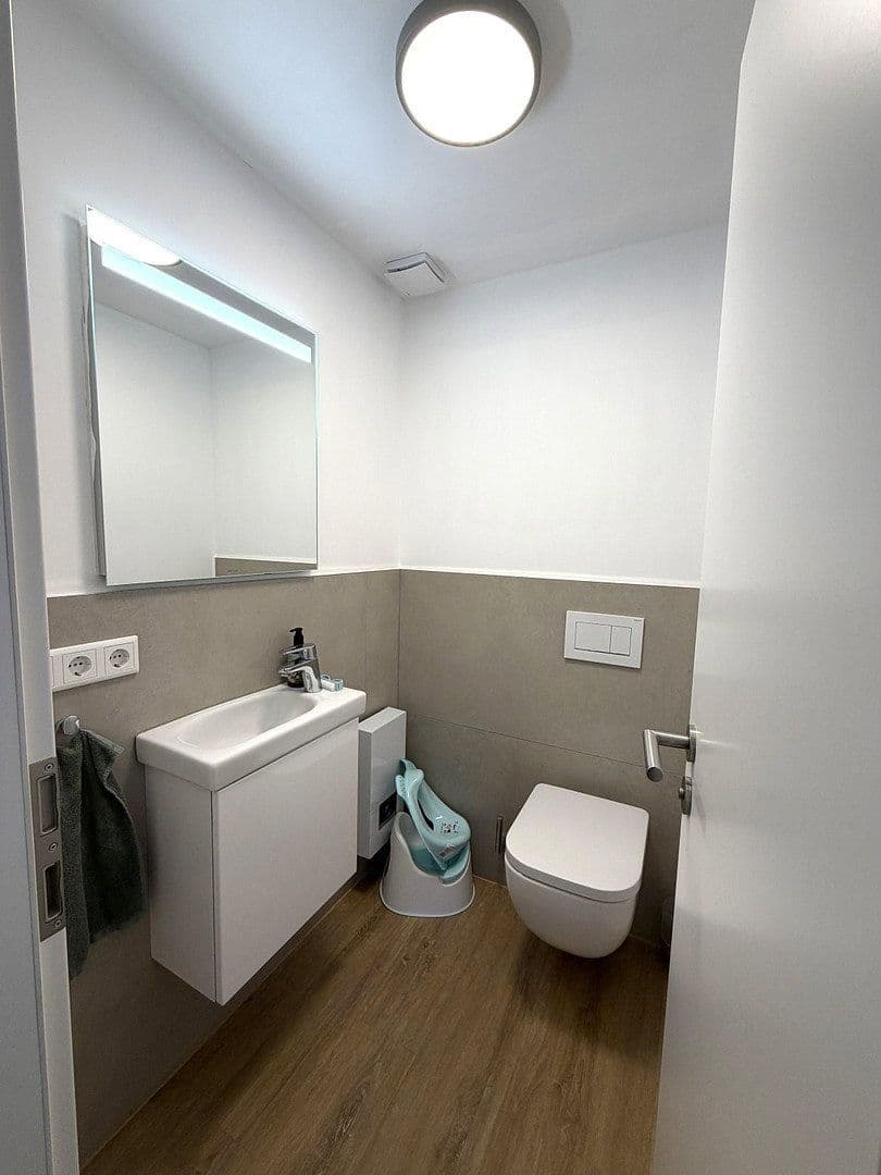 Predaj bytu 5-izbový 145 m², Thielenbrucher Allee 11, Köln, Severné Porýnie - Westfálsko Predaj bytu 5-izbový 145 m², Thielenbrucher Allee 11, Köln, Severné Porýnie - Westfálsko