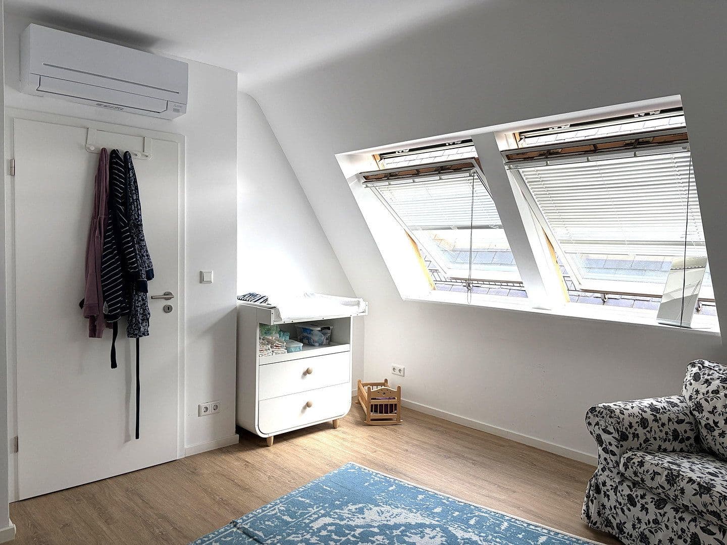 Predaj bytu 5-izbový 145 m², Thielenbrucher Allee 11, Köln, Severné Porýnie - Westfálsko Predaj bytu 5-izbový 145 m², Thielenbrucher Allee 11, Köln, Severné Porýnie - Westfálsko