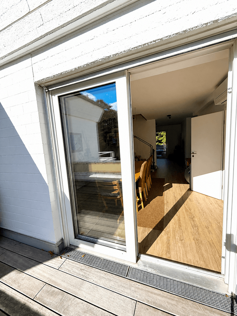 Predaj bytu 5-izbový 145 m², Thielenbrucher Allee 11, Köln, Severné Porýnie - Westfálsko Predaj bytu 5-izbový 145 m², Thielenbrucher Allee 11, Köln, Severné Porýnie - Westfálsko