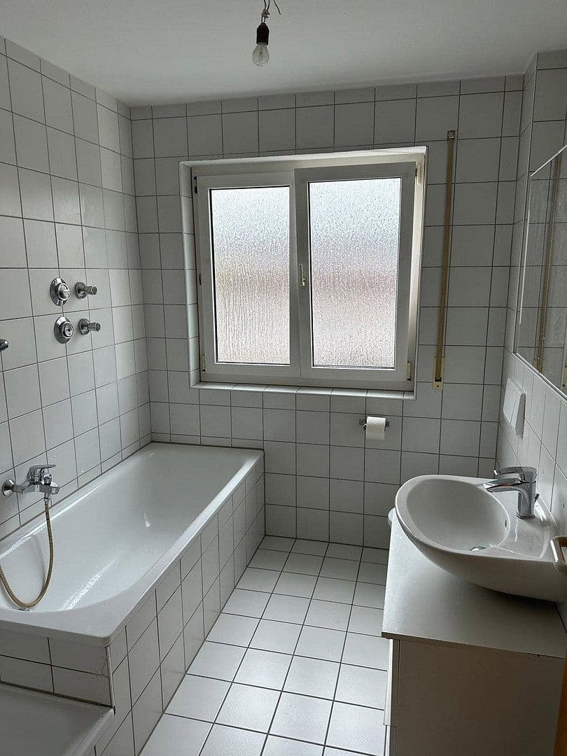 Prenájom bytu 4-izbový 101 m², Heiderfeldstr. 13, Steinheim am Albuch, Bádensko-Wurttembersko Prenájom bytu 4-izbový 101 m², Heiderfeldstr. 13, Steinheim am Albuch, Bádensko-Wurttembersko