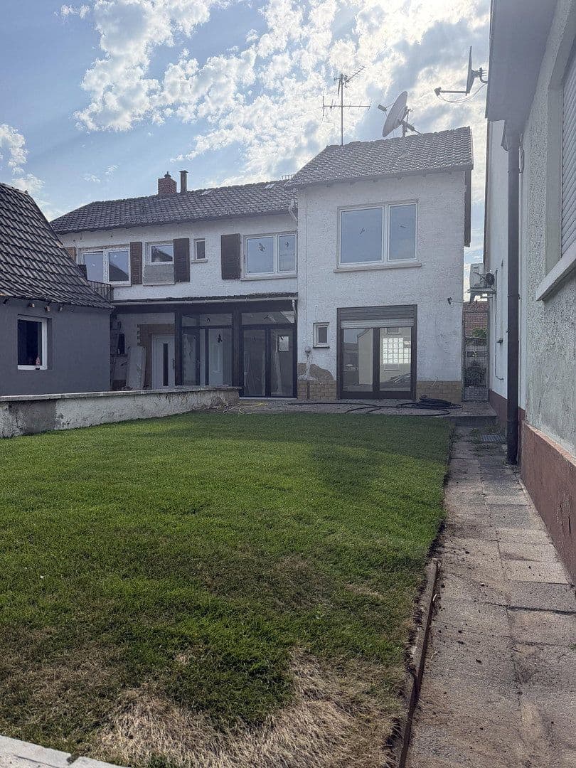 Predaj domu 146 m², pozemok 300 m², Bissmarkstr 23, Rülzheim, Porýnie-Falcko Predaj domu 146 m², pozemok 300 m², Bissmarkstr 23, Rülzheim, Porýnie-Falcko