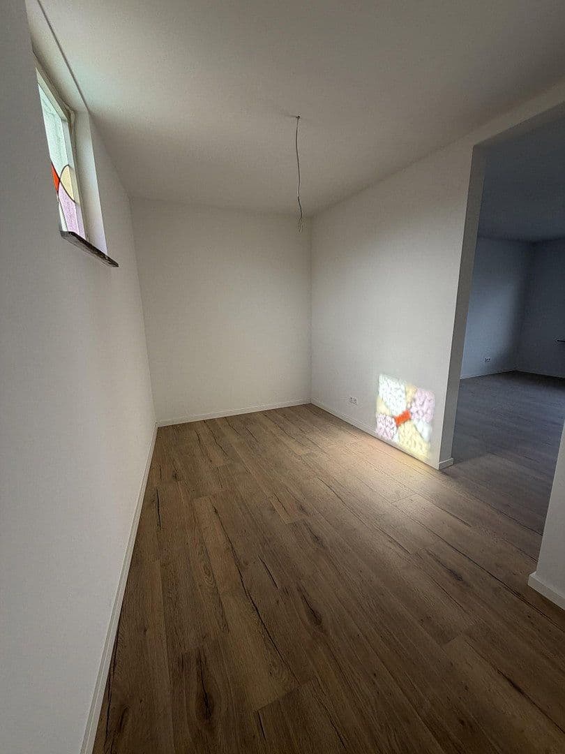 Predaj domu 146 m², pozemok 300 m², Bissmarkstr 23, Rülzheim, Porýnie-Falcko Predaj domu 146 m², pozemok 300 m², Bissmarkstr 23, Rülzheim, Porýnie-Falcko