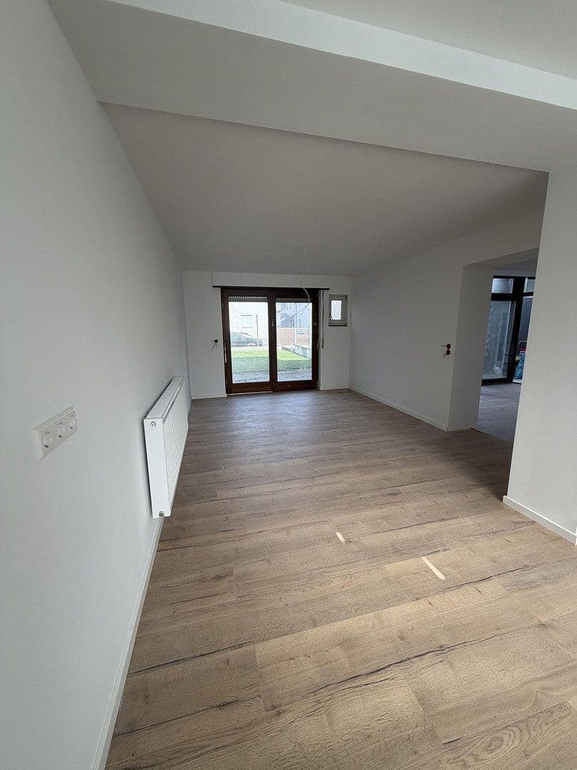 Predaj domu 146 m², pozemok 300 m², Bissmarkstr 23, Rülzheim, Porýnie-Falcko Predaj domu 146 m², pozemok 300 m², Bissmarkstr 23, Rülzheim, Porýnie-Falcko