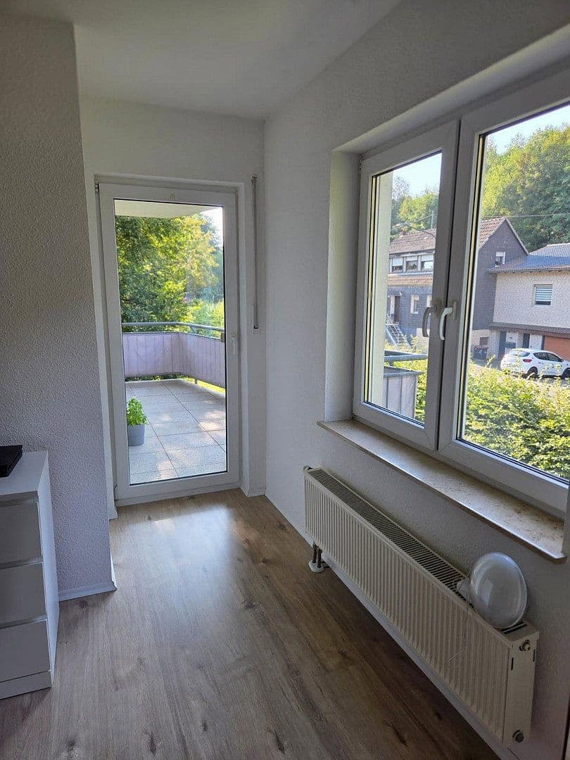 Prenájom bytu 3-izbový 72 m², Siegener Straße 5, Reichshof, Severné Porýnie - Westfálsko Prenájom bytu 3-izbový 72 m², Siegener Straße 5, Reichshof, Severné Porýnie - Westfálsko