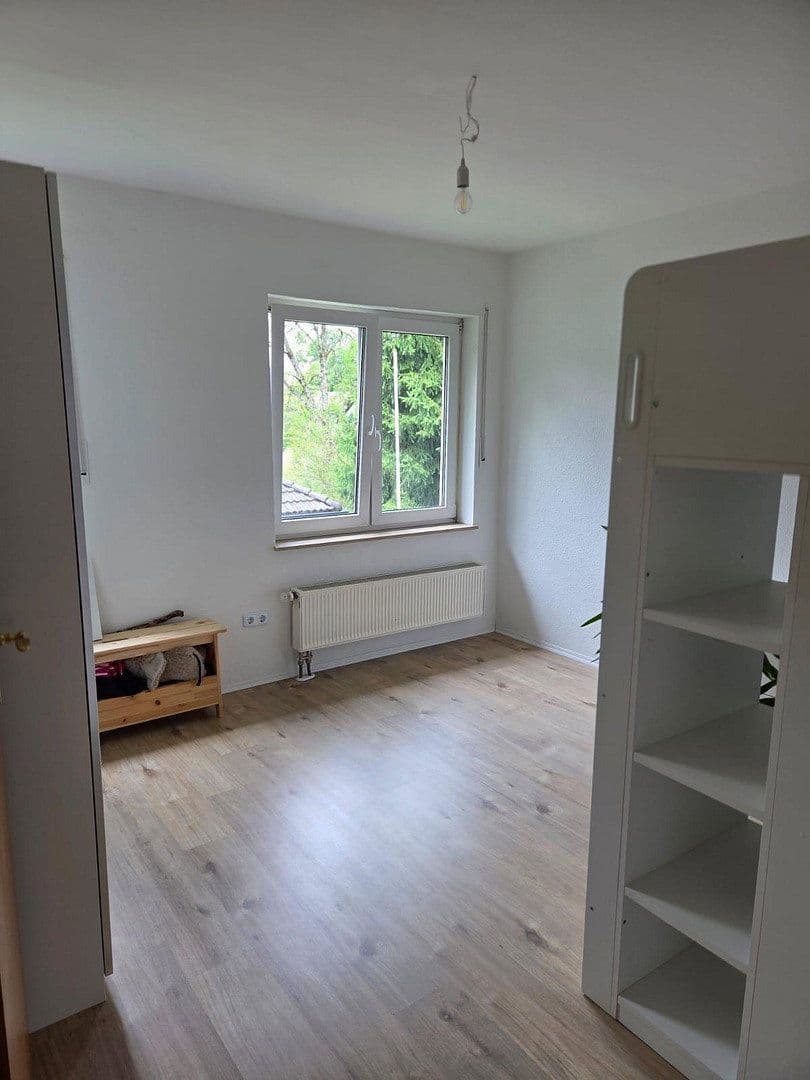 Prenájom bytu 3-izbový 72 m², Siegener Straße 5, Reichshof, Severné Porýnie - Westfálsko Prenájom bytu 3-izbový 72 m², Siegener Straße 5, Reichshof, Severné Porýnie - Westfálsko