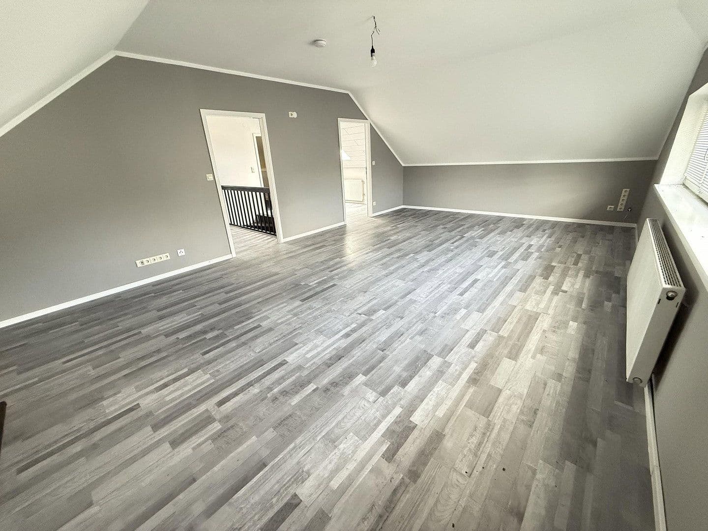 Prenájom bytu 4-izbový 137 m², Berlin, Berlín Prenájom bytu 4-izbový 137 m², Berlin, Berlín