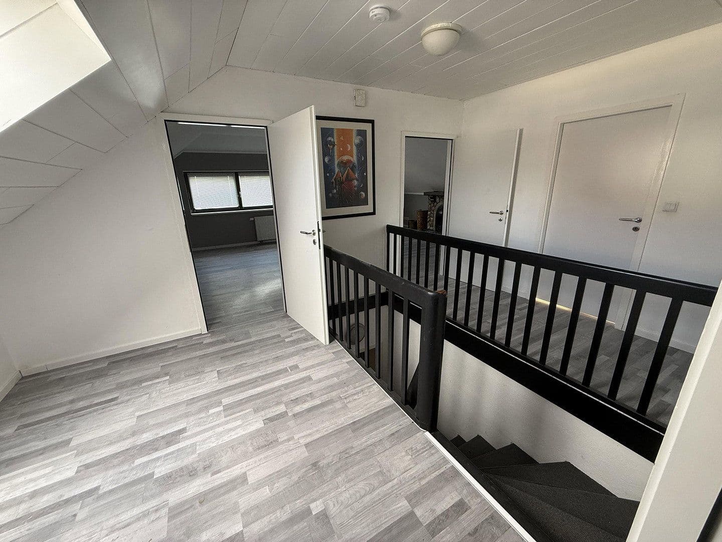 Prenájom bytu 4-izbový 137 m², Berlin, Berlín Prenájom bytu 4-izbový 137 m², Berlin, Berlín