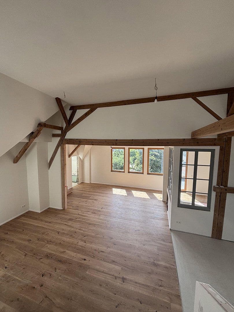 Prenájom bytu 4-izbový 147 m², Niefern-Öschelbronn, Bádensko-Wurttembersko Prenájom bytu 4-izbový 147 m², Niefern-Öschelbronn, Bádensko-Wurttembersko