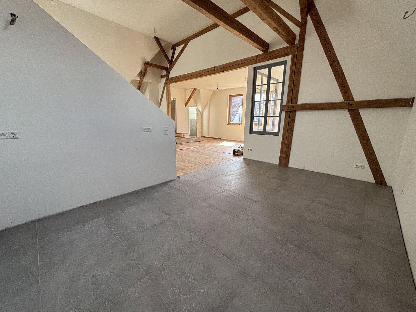 Prenájom bytu 4-izbový 147 m², Niefern-Öschelbronn, Bádensko-Wurttembersko Prenájom bytu 4-izbový 147 m², Niefern-Öschelbronn, Bádensko-Wurttembersko