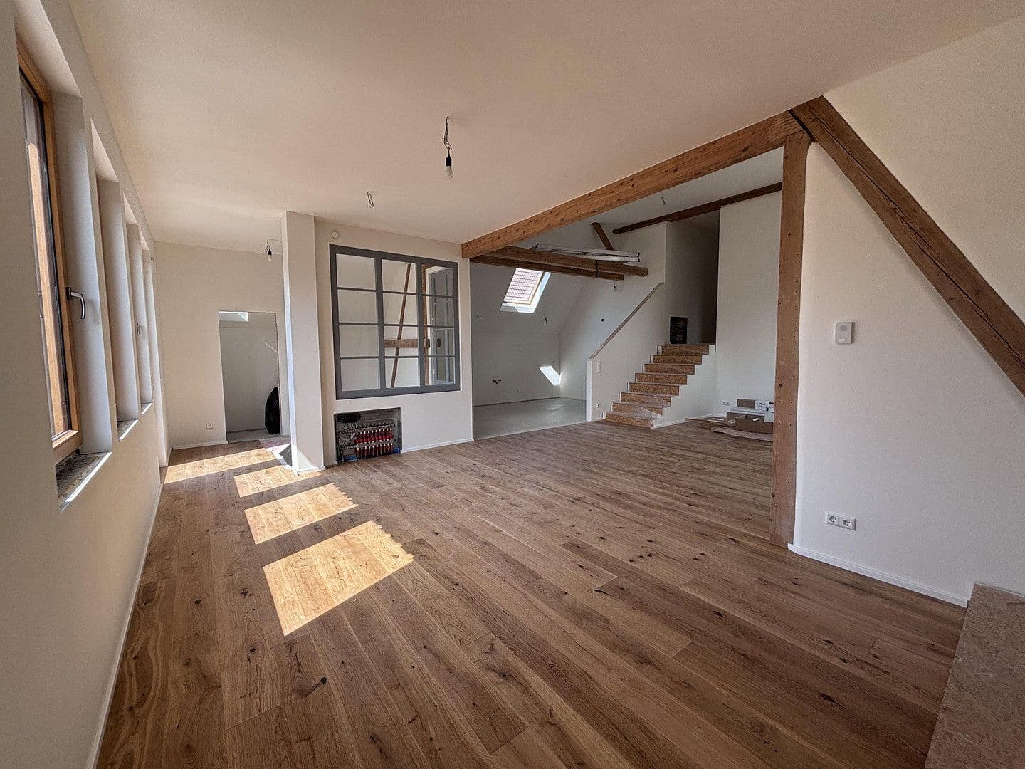Prenájom bytu 4-izbový 147 m², Niefern-Öschelbronn, Bádensko-Wurttembersko Prenájom bytu 4-izbový 147 m², Niefern-Öschelbronn, Bádensko-Wurttembersko