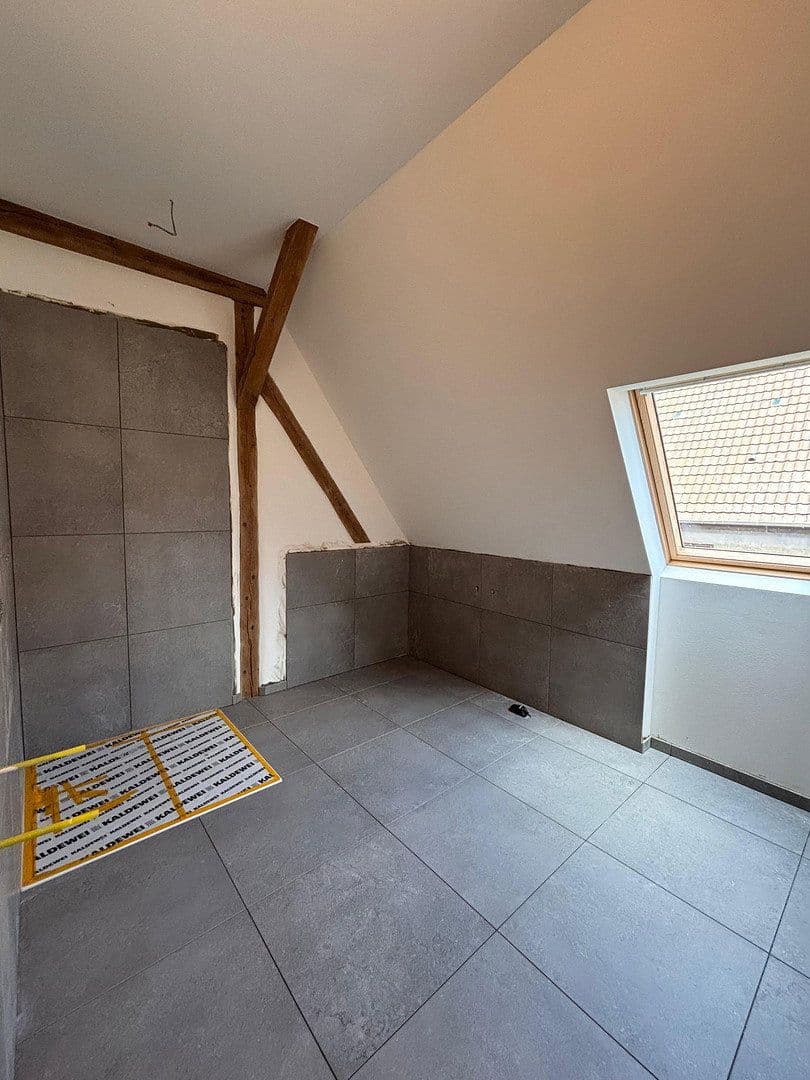 Prenájom bytu 4-izbový 147 m², Niefern-Öschelbronn, Bádensko-Wurttembersko Prenájom bytu 4-izbový 147 m², Niefern-Öschelbronn, Bádensko-Wurttembersko