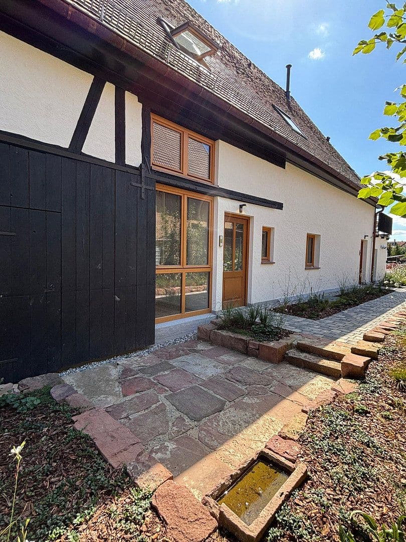 Prenájom bytu 3-izbový 133 m², Niefern-Öschelbronn, Bádensko-Wurttembersko Prenájom bytu 3-izbový 133 m², Niefern-Öschelbronn, Bádensko-Wurttembersko