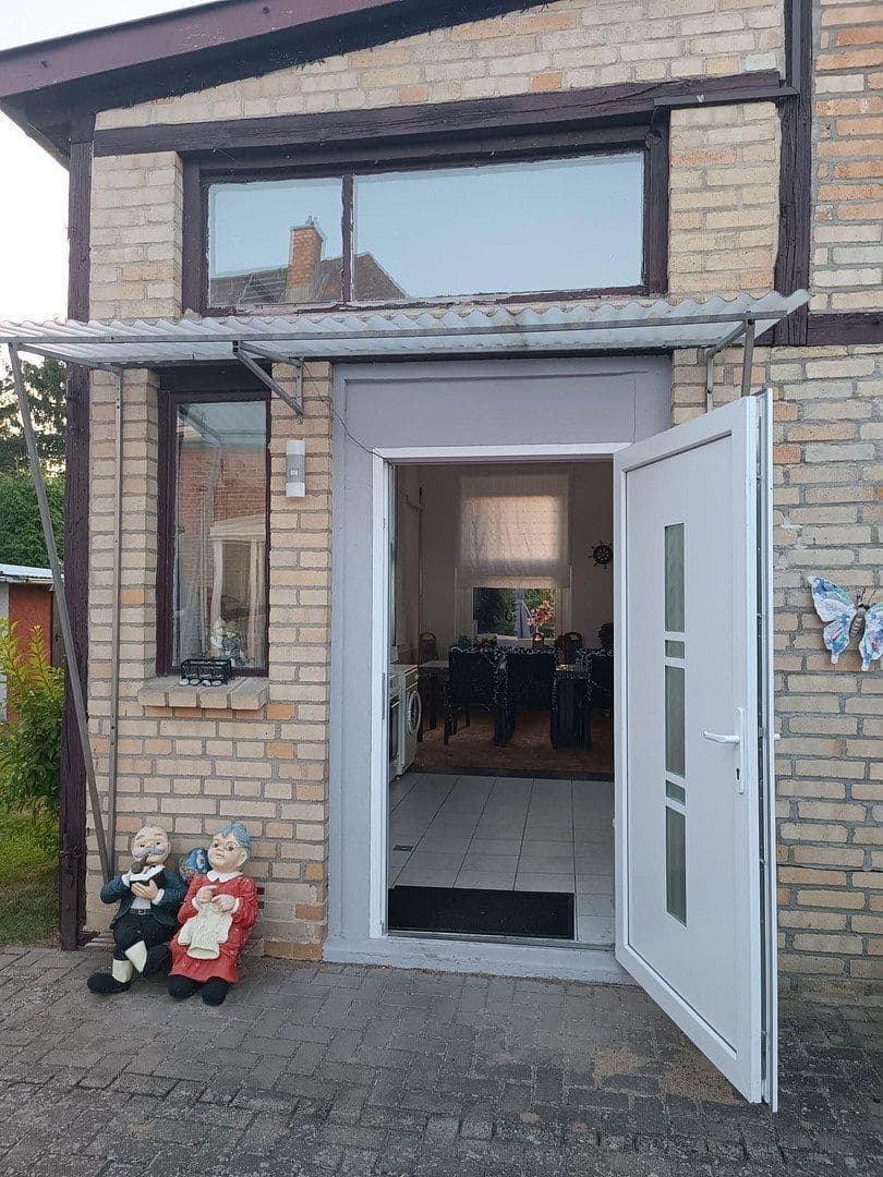 Predaj domu 190 m², pozemok 1.980 m², Güstrow, Meklenbursko-Predpomoransko Predaj domu 190 m², pozemok 1.980 m², Güstrow, Meklenbursko-Predpomoransko