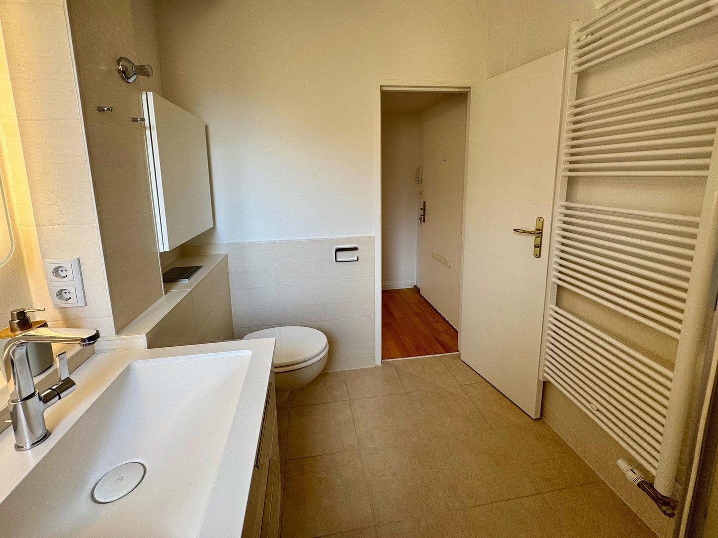 Predaj bytu 2-izbový 64 m², Berlin, Berlín Predaj bytu 2-izbový 64 m², Berlin, Berlín